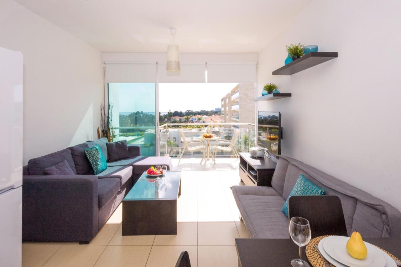 Laila - Coralli Beachfront Apartment Protarász Kültér fotó