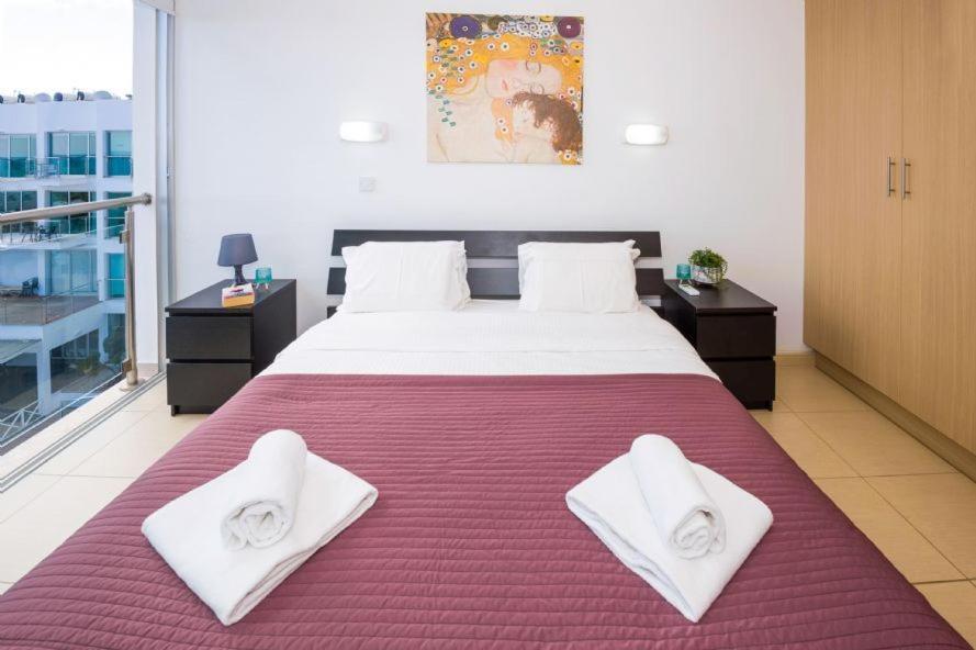 Laila - Coralli Beachfront Apartment Protarász Kültér fotó