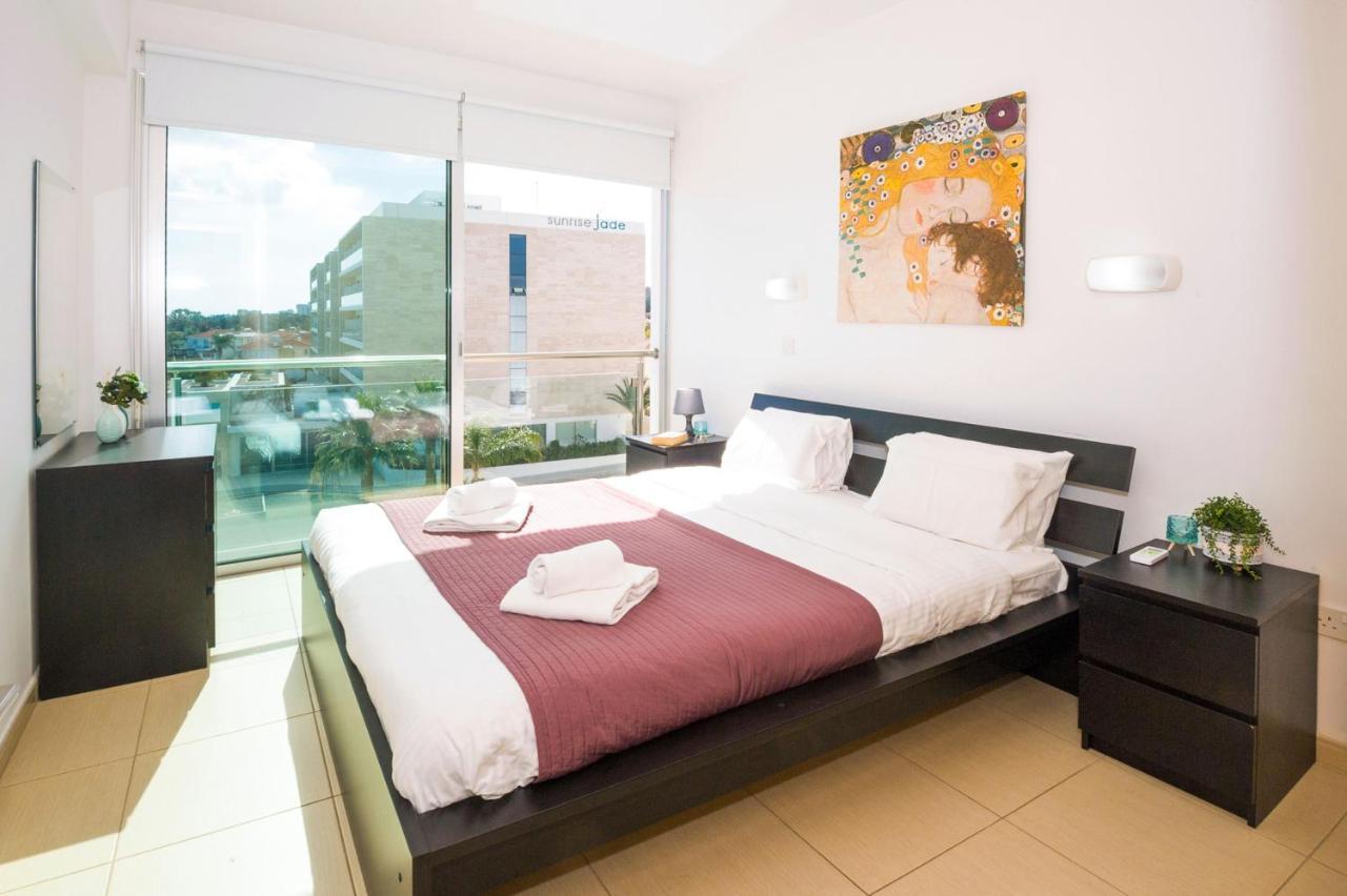 Laila - Coralli Beachfront Apartment Protarász Kültér fotó